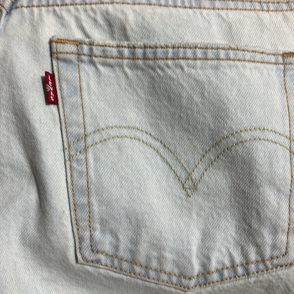 Levi's Women's 501° Mid-Thigh Shorts - Fade Off 27: High Rise Denim, 6" Inseam - Picture 5 of 8